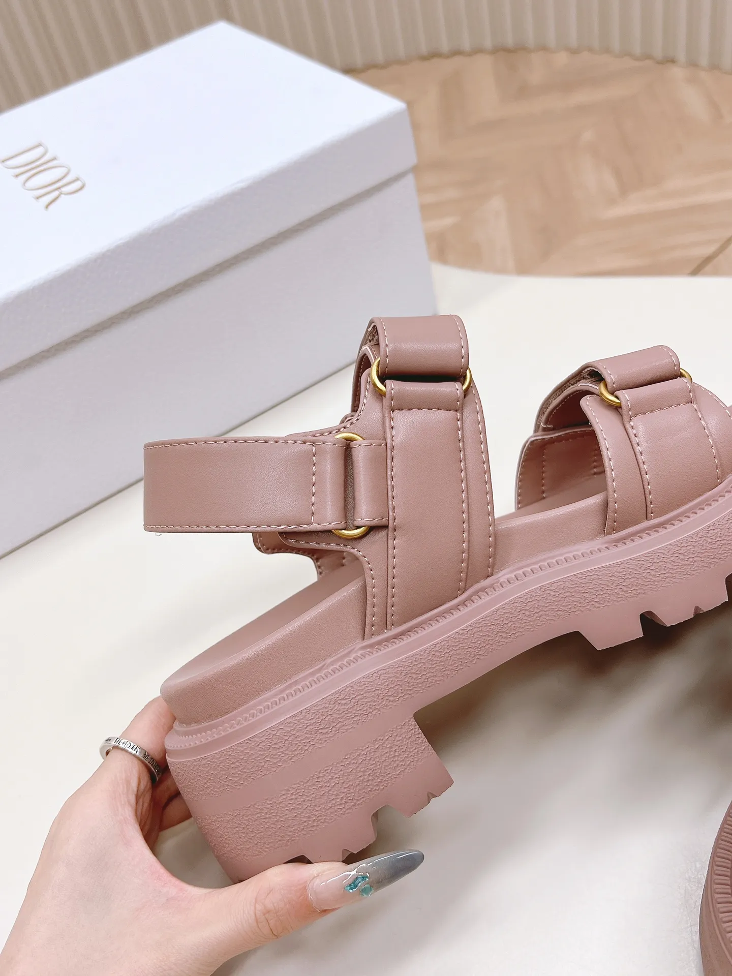 👟👟Ex-factory price 520👟👟 2024Dior Classic Velcro high-heeled sandals and slippers series original replica high version super durable and versatile style very comfortable on the foot, slim and tall, original leather upper, original d hardware buckle, original TPU outsole Heel height is about cm Size: 35-42